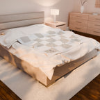 Cozy Velveteen Plush Blanket - Soft Checkered Design for Comfort & Style